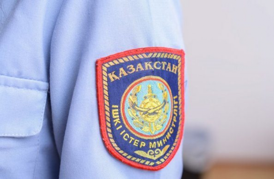 Polıseıler kámeletke tolmaǵandardyń tártibin qadaǵalaýsyz qaldyrmaıdy