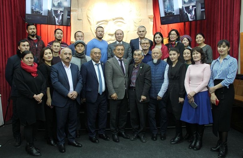 Jumaqyn Qaırambaı  Halyq ýnıversıtetinde dáris oqydy