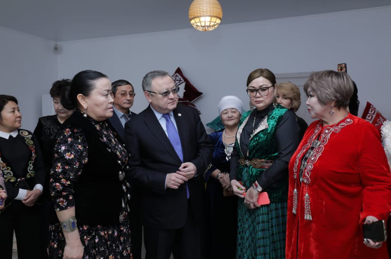 Aqtóbede «Analar amanatyn» arqalaǵan kórme-satý alańy ashyldy