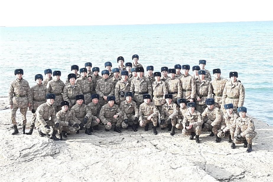 Bolashaq serjanttar áskerı taǵylymdamadan ótti