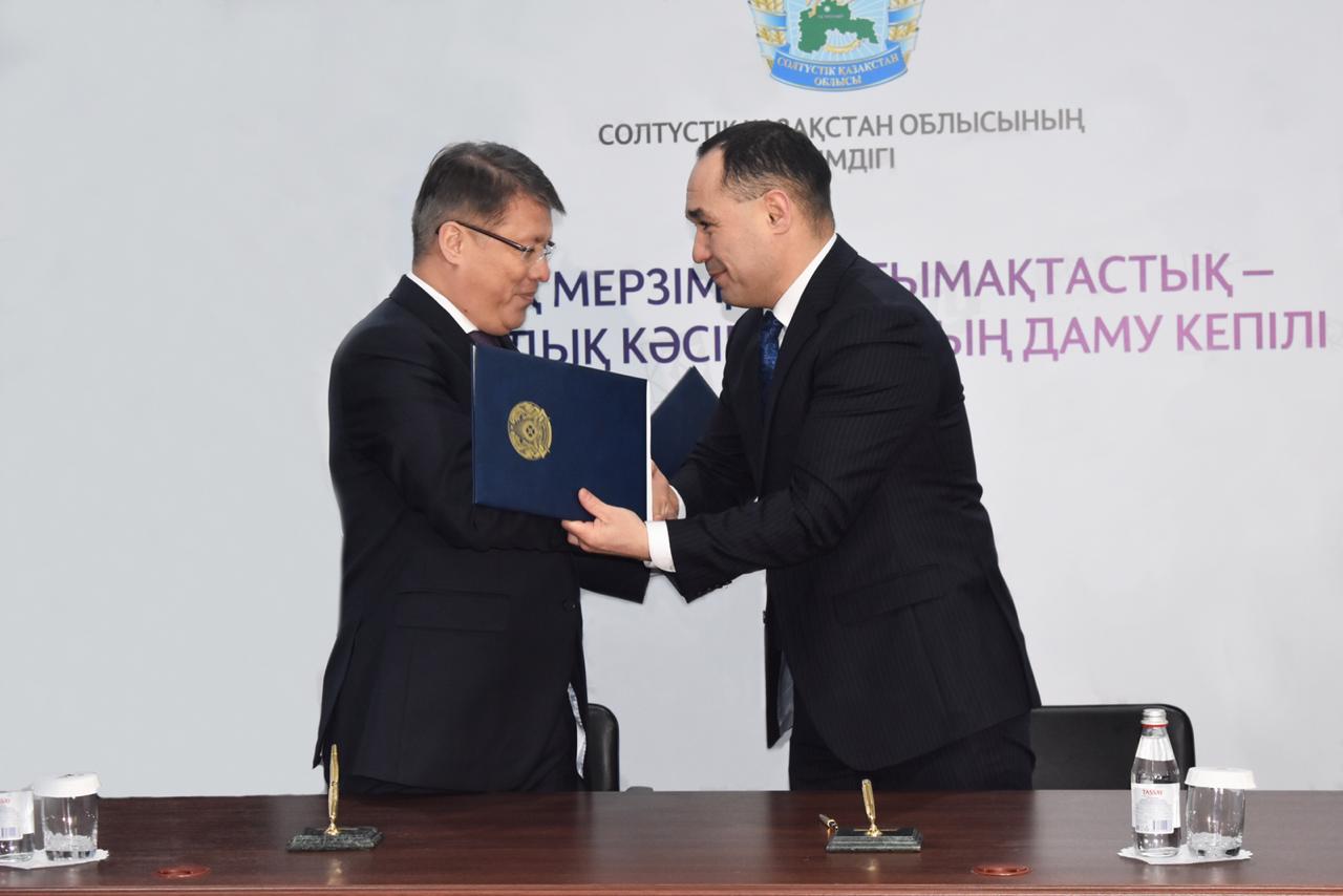 «QazMunaıGaz» Petropavl aýyr mashına jasaý zaýytymen kelisimge qol qoıdy