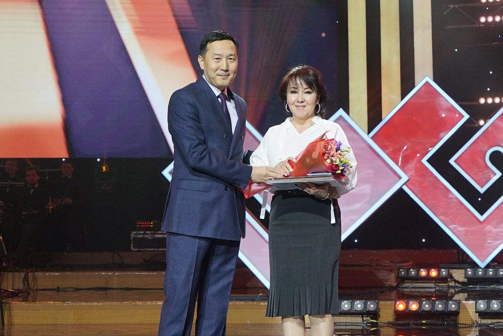 Almatylyq ustaz ulttyq qundylyqtardy ulyqtaýdyń tyń ádisin jasady