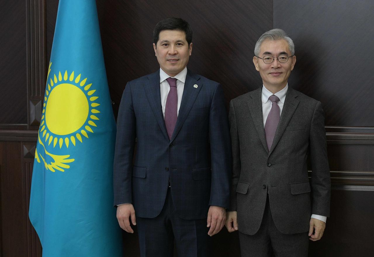 Pavlodar oblysyna Ońtústik Koreıa elshisi Kım De-Sık keldi