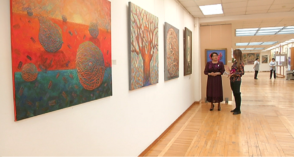 «Tań-sholpan» halyqaralyq táýelsiz áıel sýretshiler qorynyń kórmesi ótti