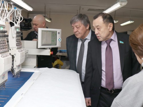 Senatorlar Shymkent qalasynyń kásipkerlerimen kezdesti