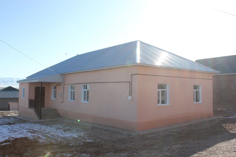 Kásipker baspana taýqymetin tartqan anaǵa 4 bólmeli úı salyp berdi