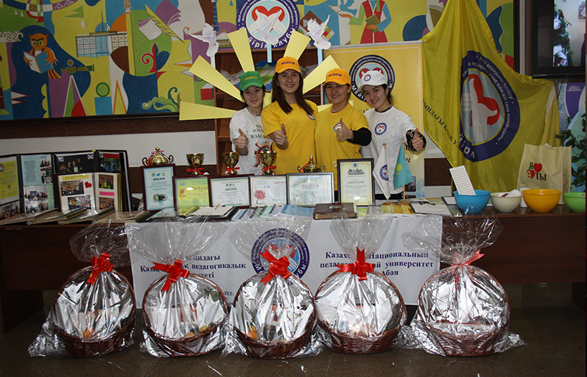 Abaı atyndaǵy QazUPÝ eriktileri «Qaıyrymdylyq kerýenine» qatysty