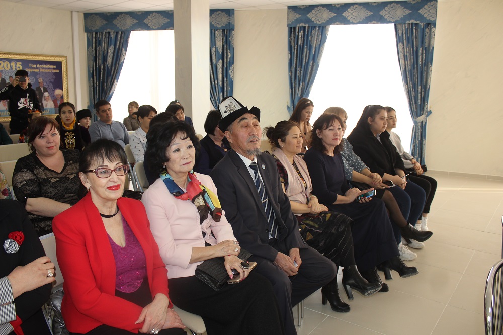 Aqtaýda ózge ult ókilderi Abaı óleńderin jatqa oqydy