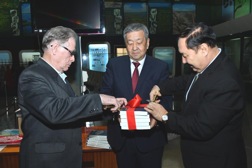 Ulttyq ýnıversıtette omyrtqaly janýarlar toptamasynyń katalogy tanystyryldy