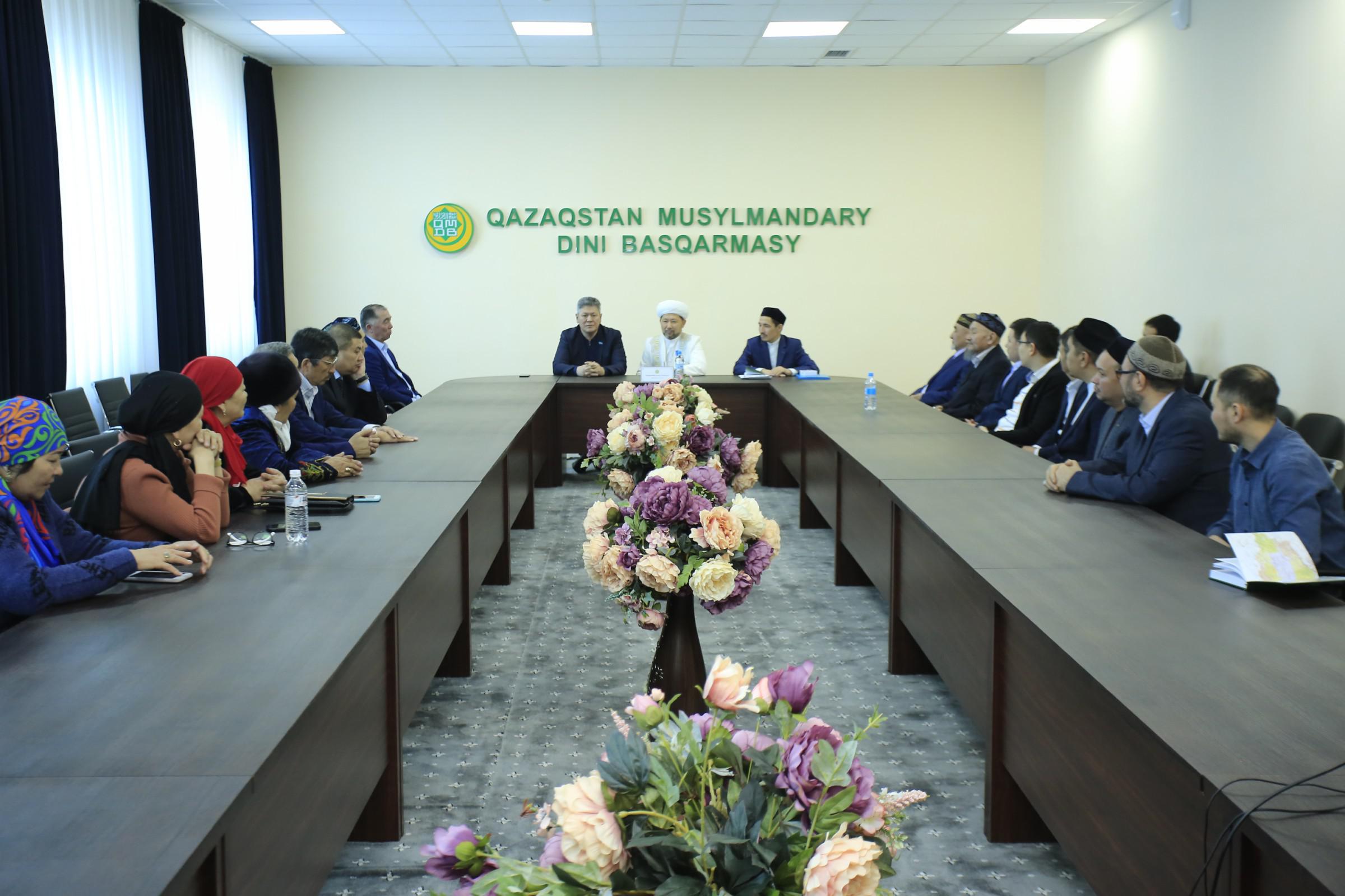 Aıagózdik delegasııa dinı basqarma tóraǵasymen kezdesti