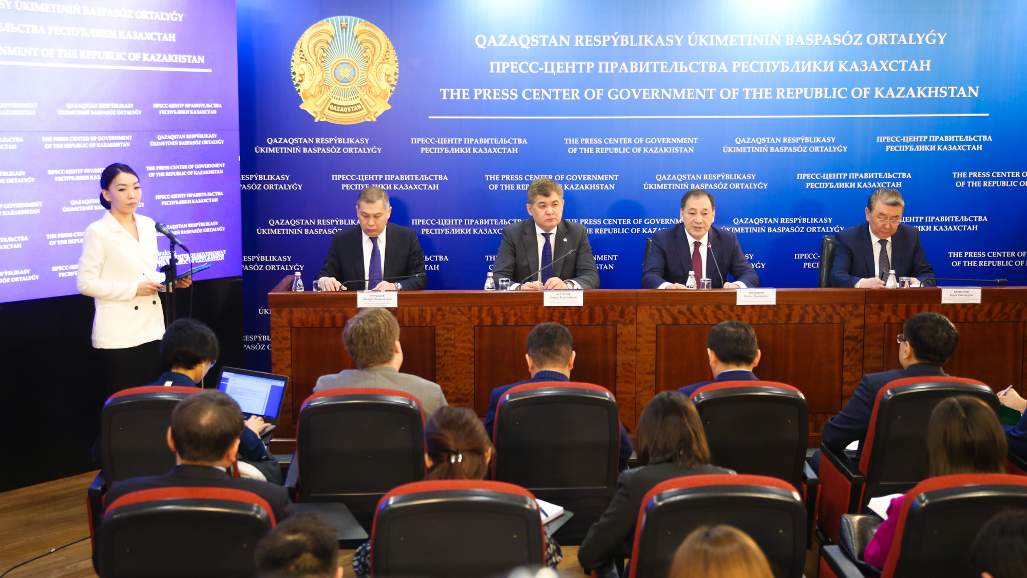 Qazaqstandyq kásiporyndar táýligine 170 myńǵa deıin medısınalyq maska shyǵarady