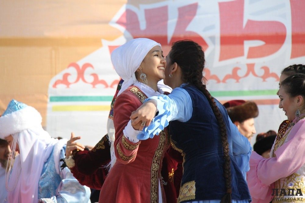 Máni – zor, taǵylymy – mol