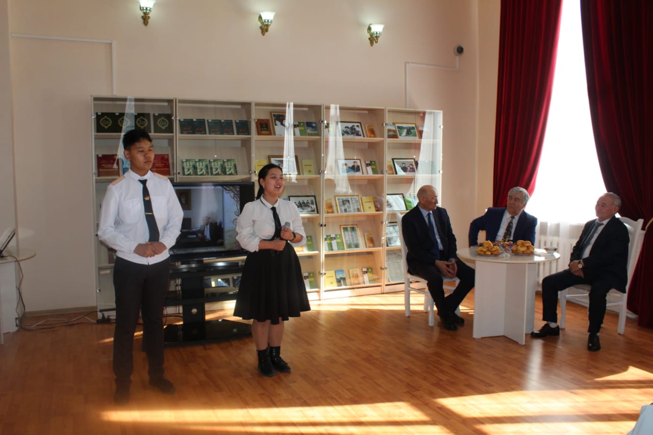 Aqyn Qaıyrbek Asanov oqyrmandarmen kezdesti