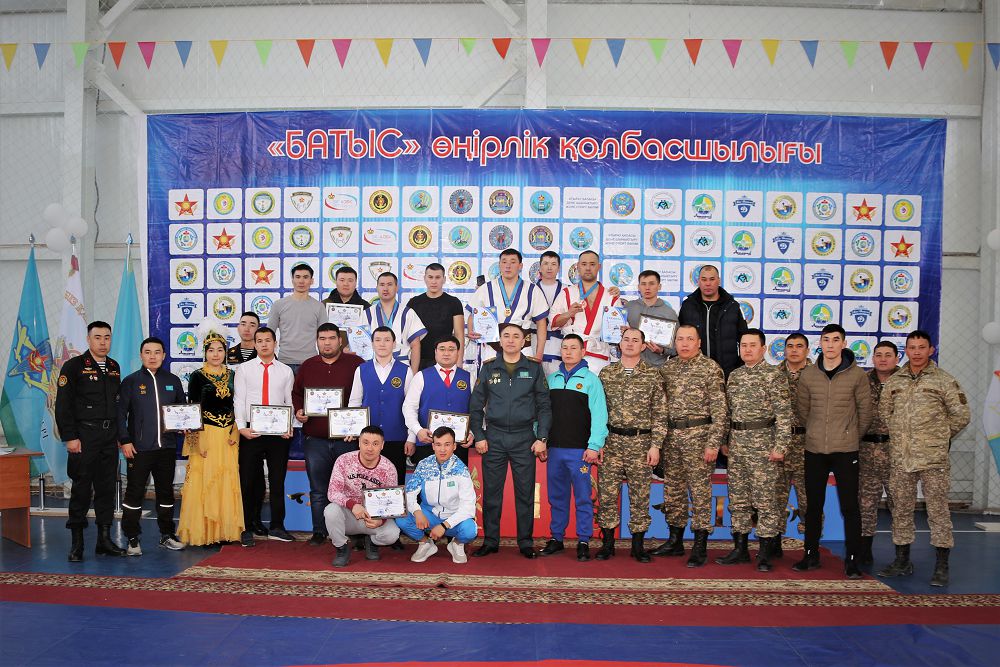 Áskerı qyzmetshiler arasynda «Batys barysy» anyqtaldy