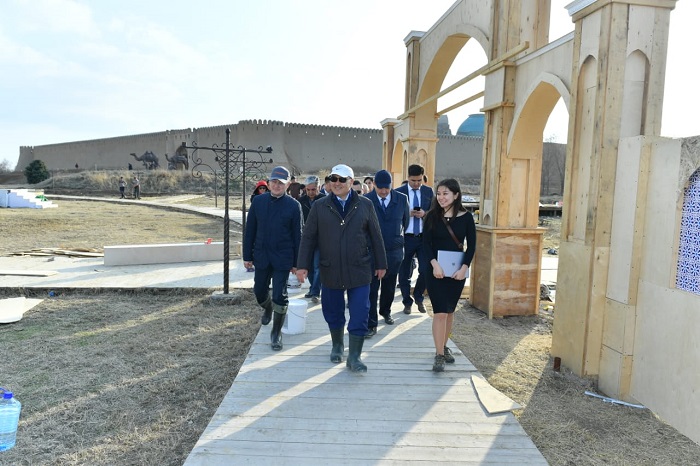 Túrkistanda kesene janynan «Etnoaýyl» kesheni  boı kóterdi