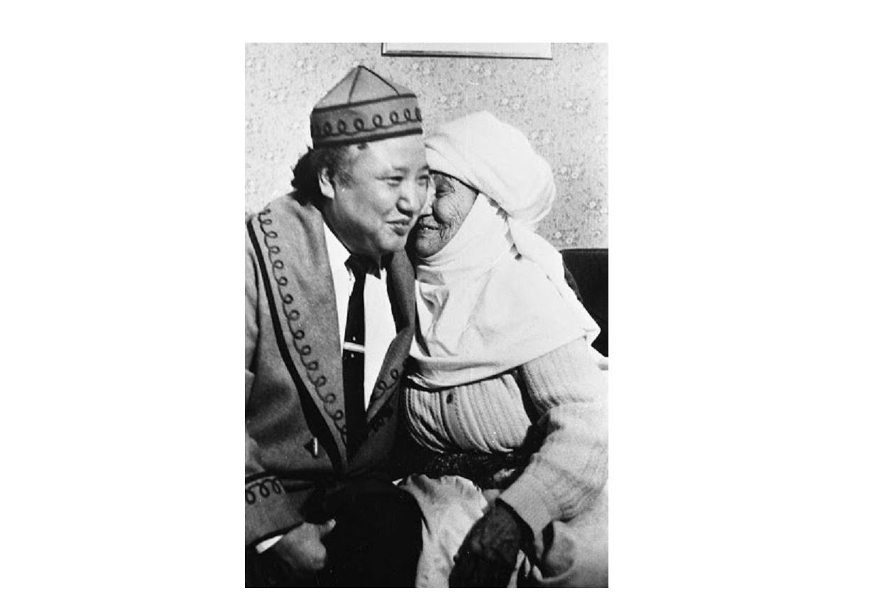 Sheshe, sen baqyttysyń, jylamaǵyn...