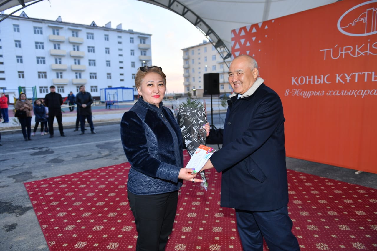 Túrkistanda memlekettik qyzmetkerler baspanaly boldy