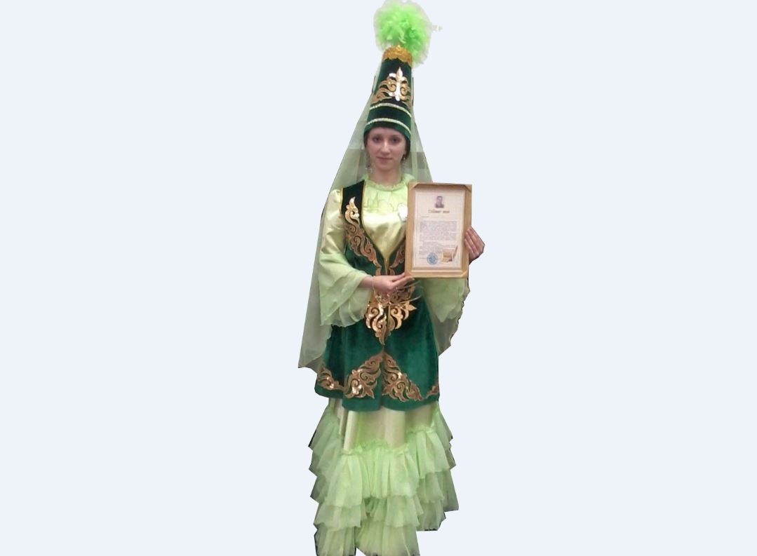 Qara sózden qaryna qýat baılap...