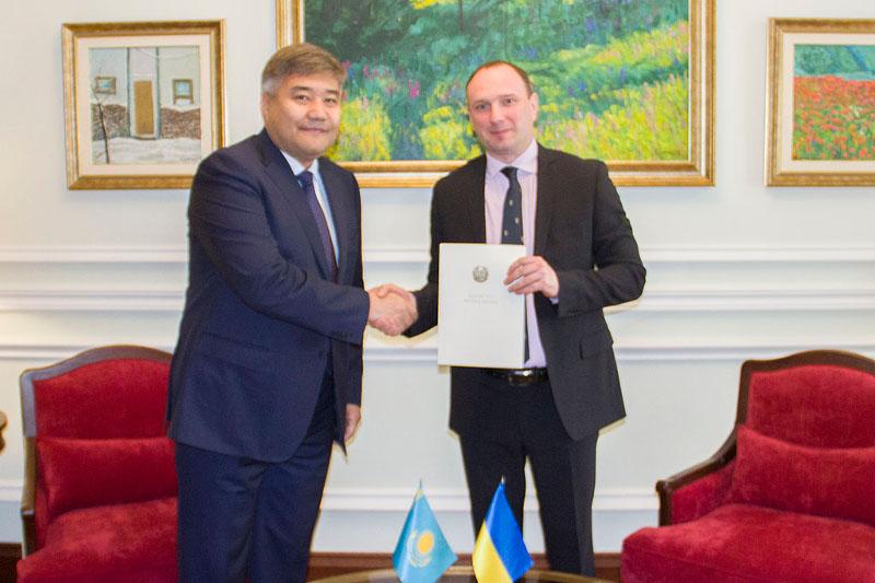 Qazaqstannyń Ýkraınadaǵy Elshisi Darhan Káletaev senim gramotalaryn tapsyrdy