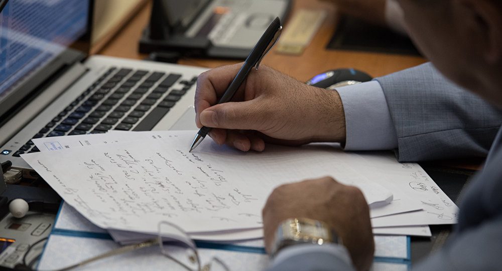 Májilis depýtattary beıbit jınalystardy uıymdastyrý týraly zań jobasyn qarap jatyr