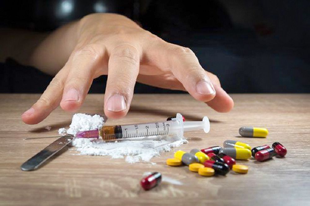 Esirtki tasymaldaýshy ustaldy