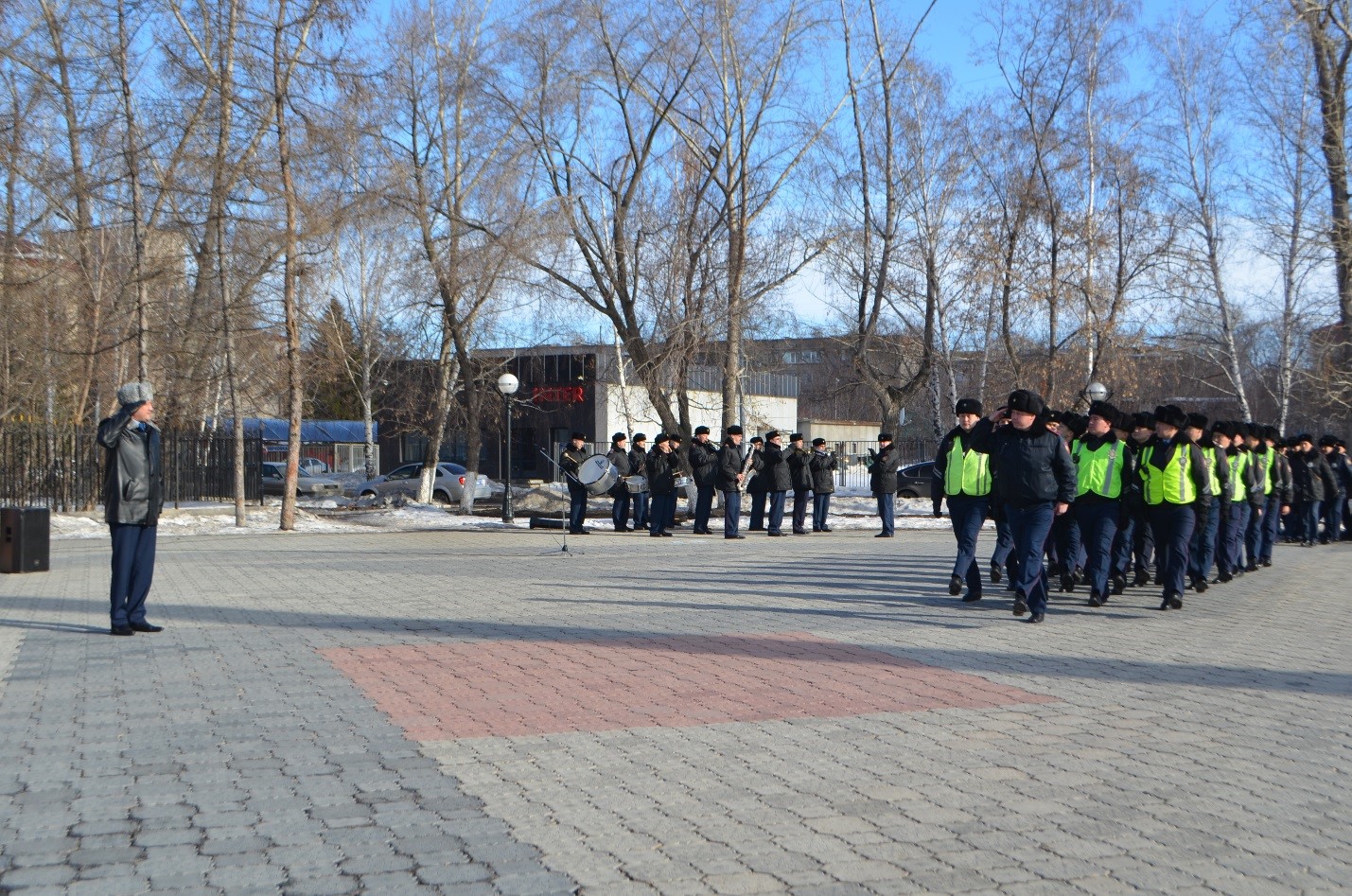 Petropavlda kúnine 200-den artyq polıseı tártip kúzetedi