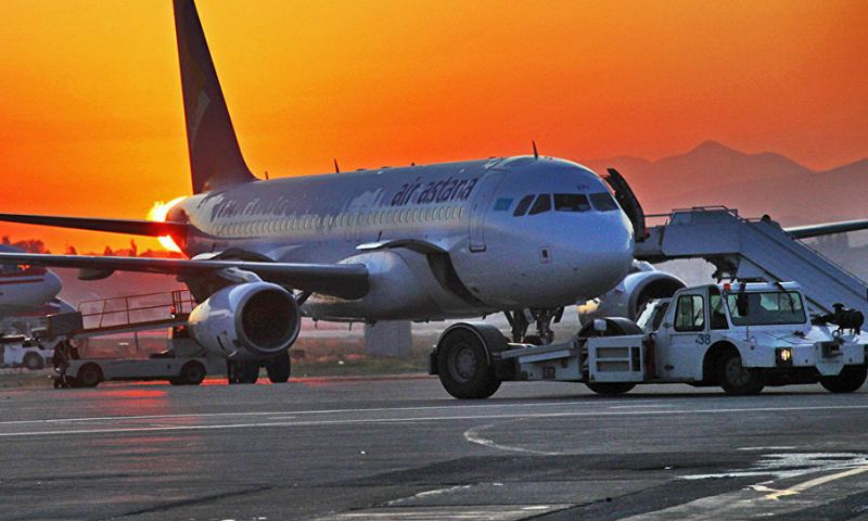 Tótenshe jaǵdaıǵa baılanysty qandaı áýe reısteri toqtatyldy?