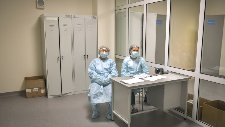 Almaty provızorlyq gospıtalinde 696, úıde 1108 adam karantınde otyr