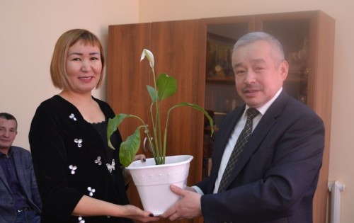 Áripteske gúl syıla!