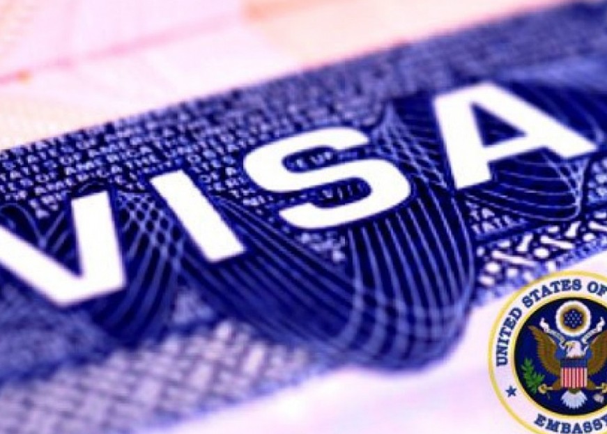 AQSh Elshiligi koronavırýs ahýalyna oraı vıza berýdi ýaqytsha toqtatty