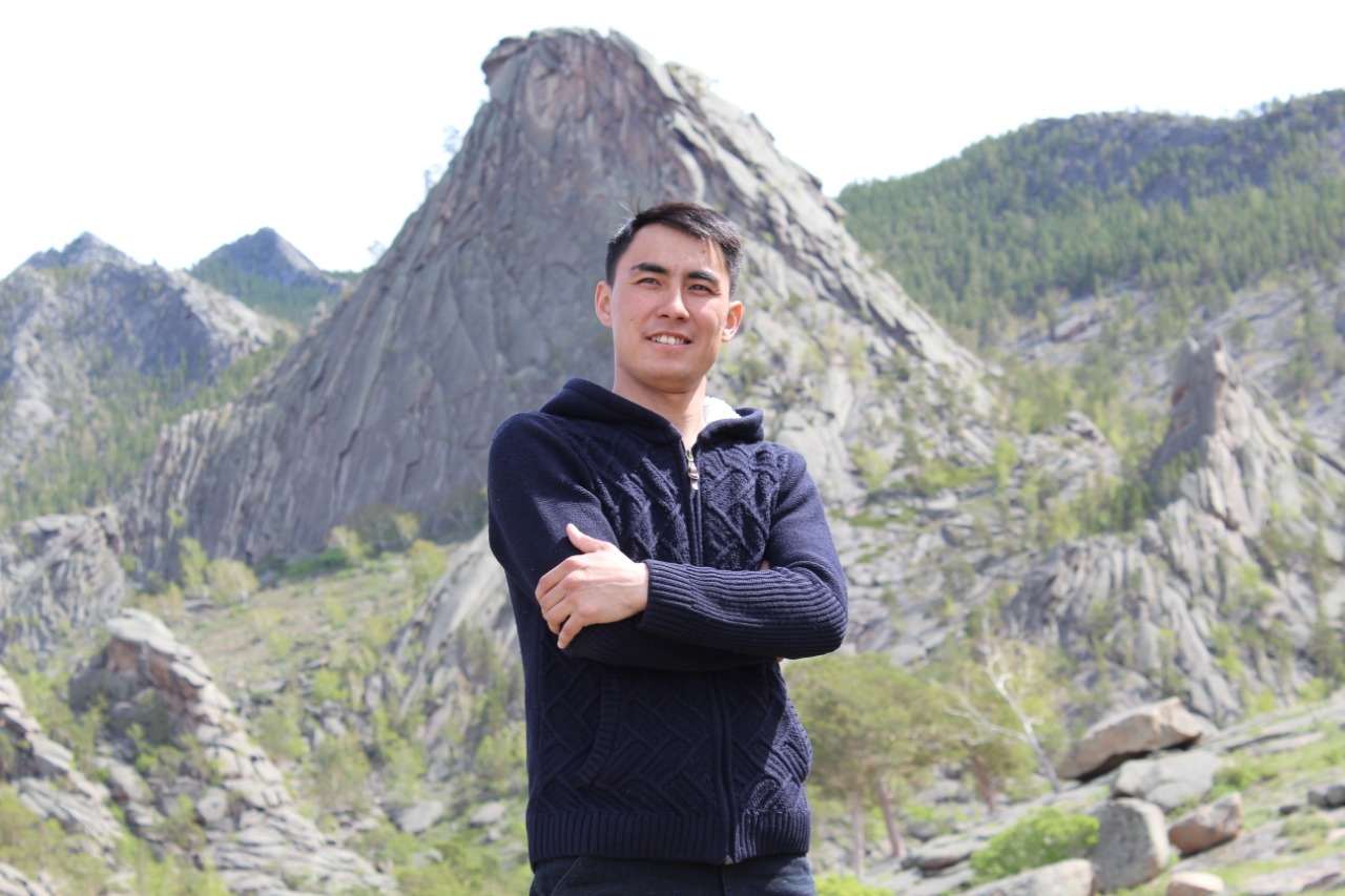 Elaman Qabdiláshim. Meniń de alǵash shyn súıgenim – bıshi edi...