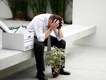 Nur-Sultan jəne Almatyda qyzmetkerler jumystan bosatylýda