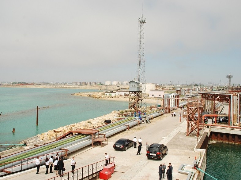 Byltyr Aqtaý teńiz porty arqyly 2 mln 100 myń tonna munaı jóneltildi