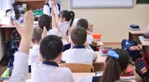 Oqýshylar IV toqsandy qashyqtan oqıdy