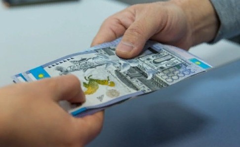 Ulttyq bank pandemııa kezinde aqsha paıdalanýdy qoldamaıdy