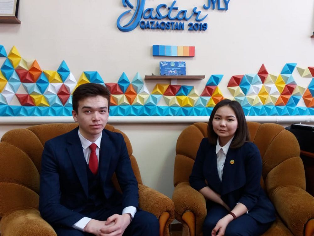 Elgezek Ernar men aq nıetti Aıjan