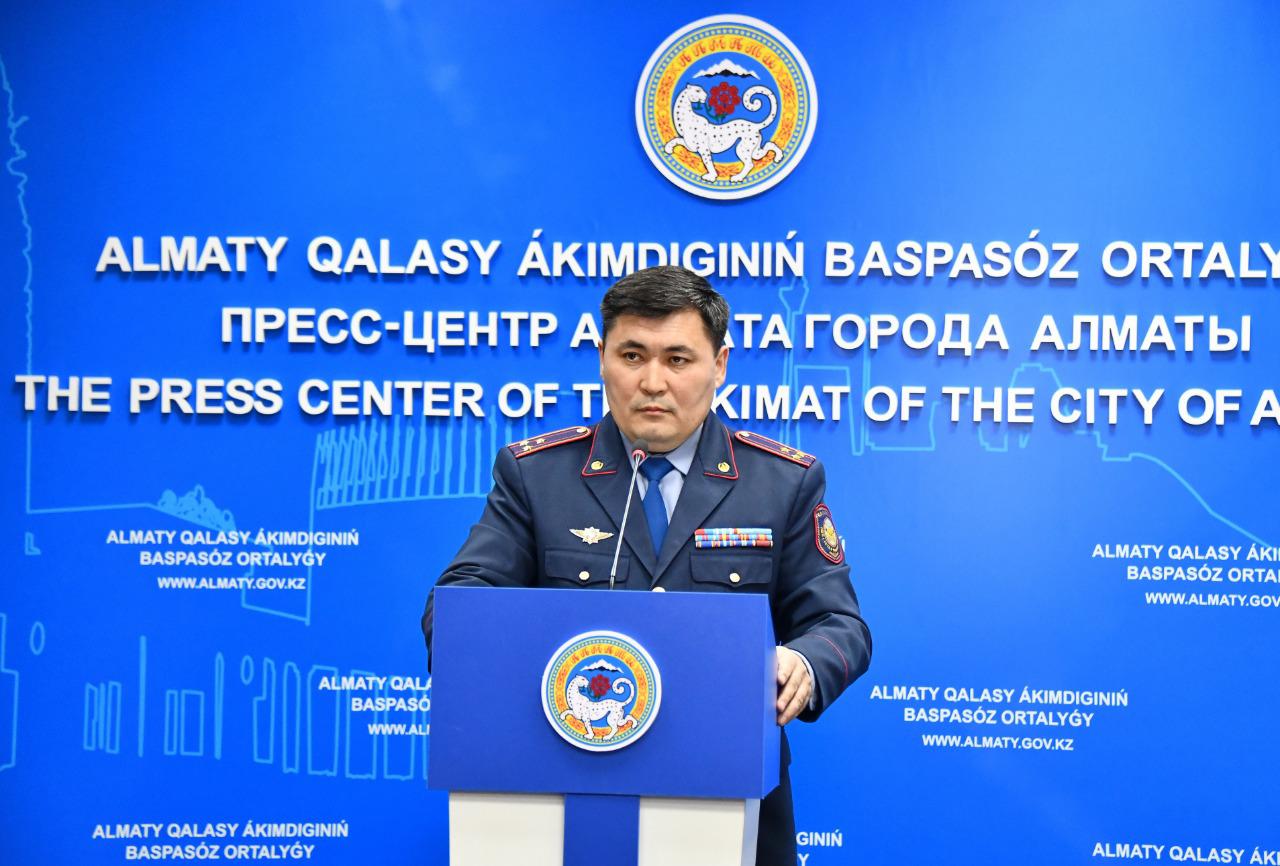 Almatyǵa aqshamen kirip-shyǵýǵa bolatyny týraly aqparattar rastalǵan joq