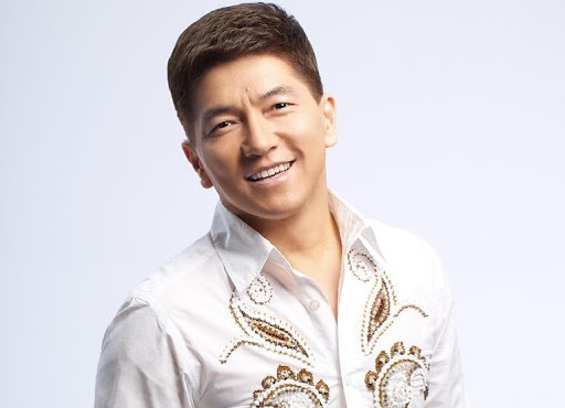 Sáken Maıǵazıev onlaın rejımde konsert ótkizip jatyr (vıdeo)