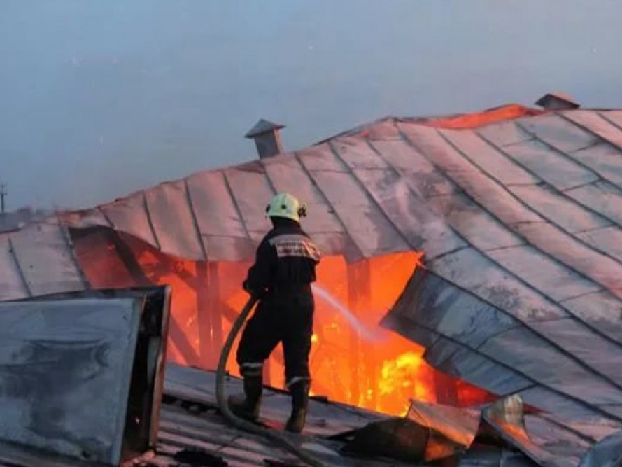 Tilsiz jaý da tirsekten alýyn qoımaıdy