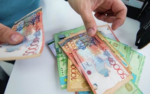 Tótenshe jaǵdaı saldarynan jumysynan aırylǵandarǵa alǵashqy áleýmettik tólemder berile bastady