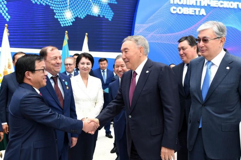 Koronavırýs indetiniń taralýyna qarsy kúreske Tuńǵysh Prezıdent qorynan taǵy da 200 mln teńge bólindi