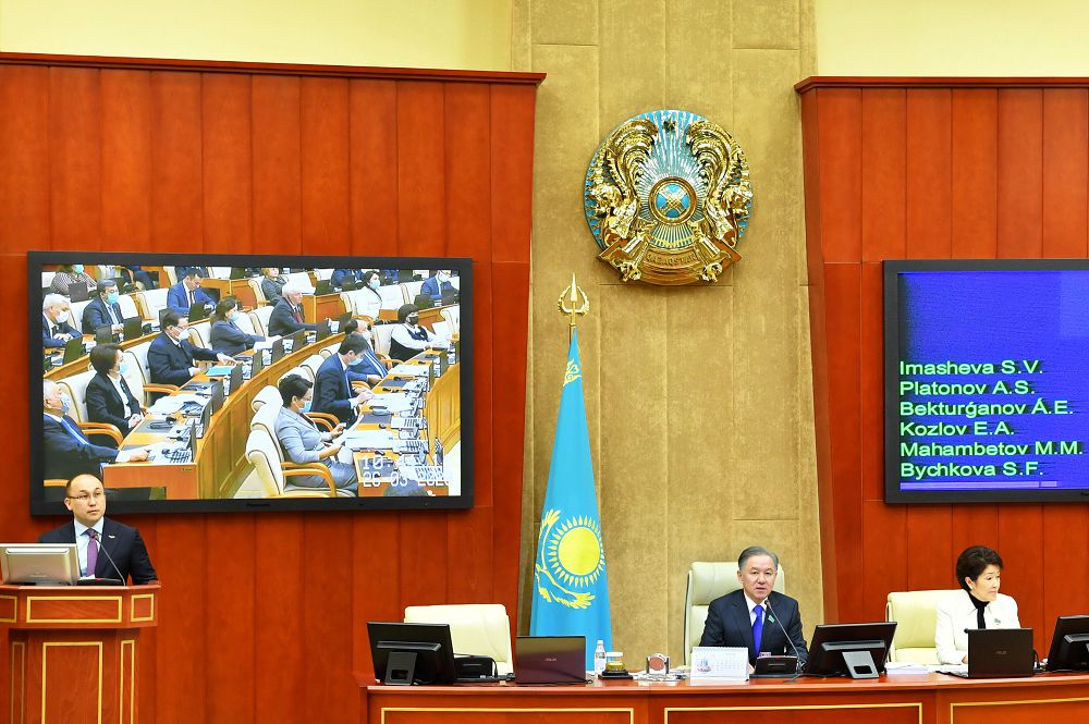 Mıtıng týraly zań jobasyn maquldady