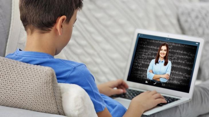 Balalardyń qashyqtan qosymsha bilim alýyna arnalǵan platformalar tizimi