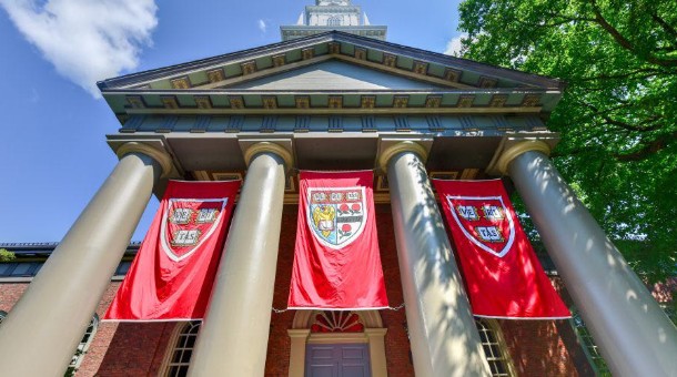 Garvard ǵalymdary: Koronavırýs 16-18 aıǵa jalǵasýy múmkin