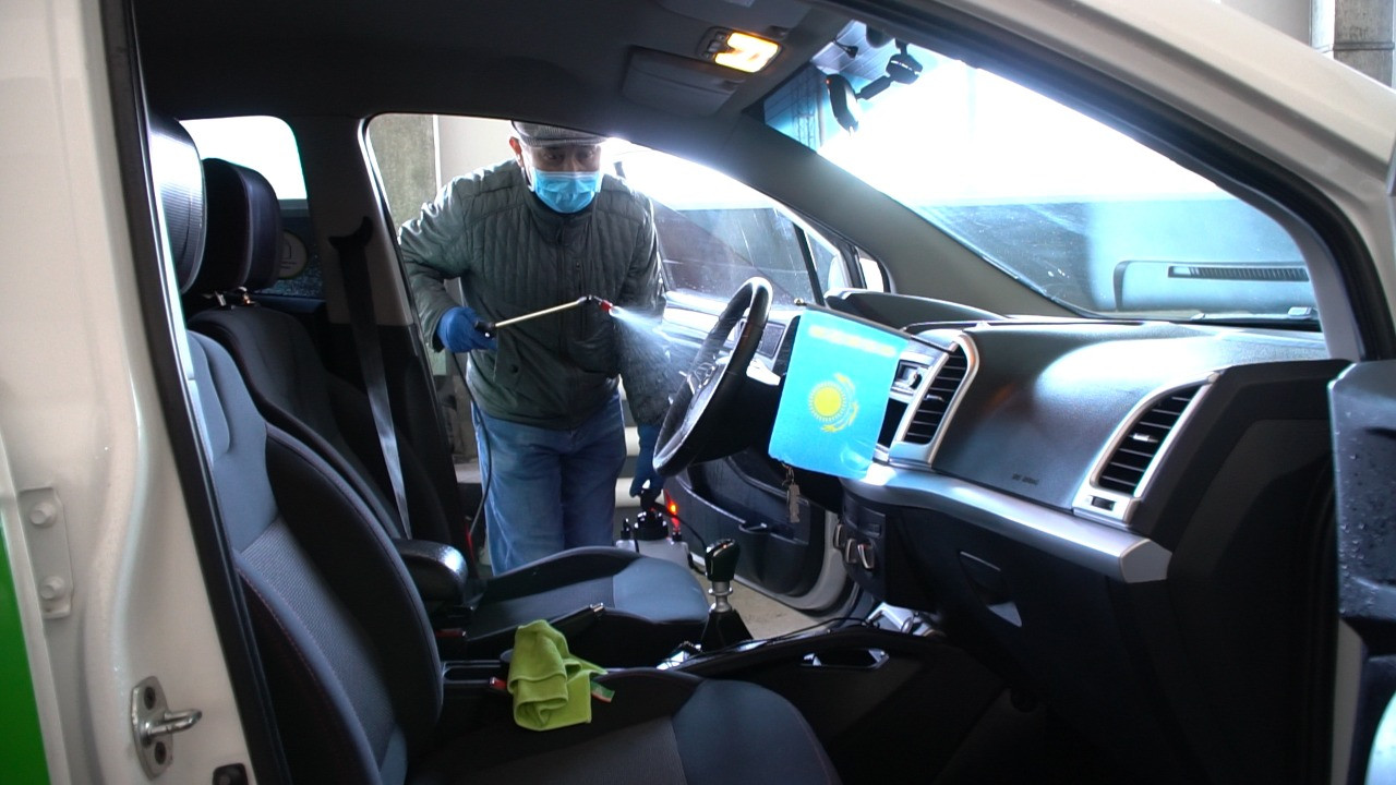 Nur-Sultanda resmı taksı kólikteri kún saıyn zararsyzdandyrylady