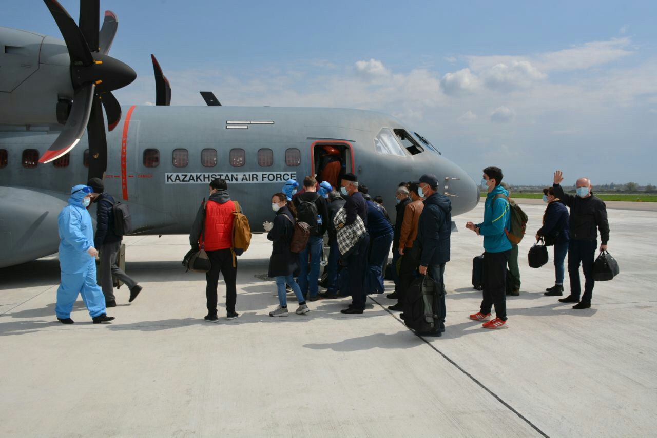 24 qazaqstandyq Tájikstannan oraldy - SIM