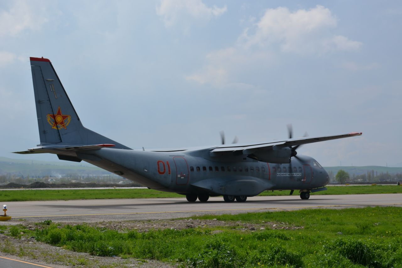 Qazaqstandyq dıplomattar Qazaqstan Qarýly kúshterine alǵys bildirdi