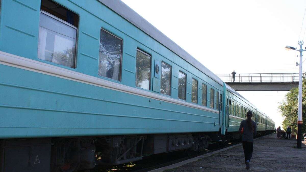 Atyraý stansasyna baratyn barlyq jolaýshylar poıyzy toqtatylady