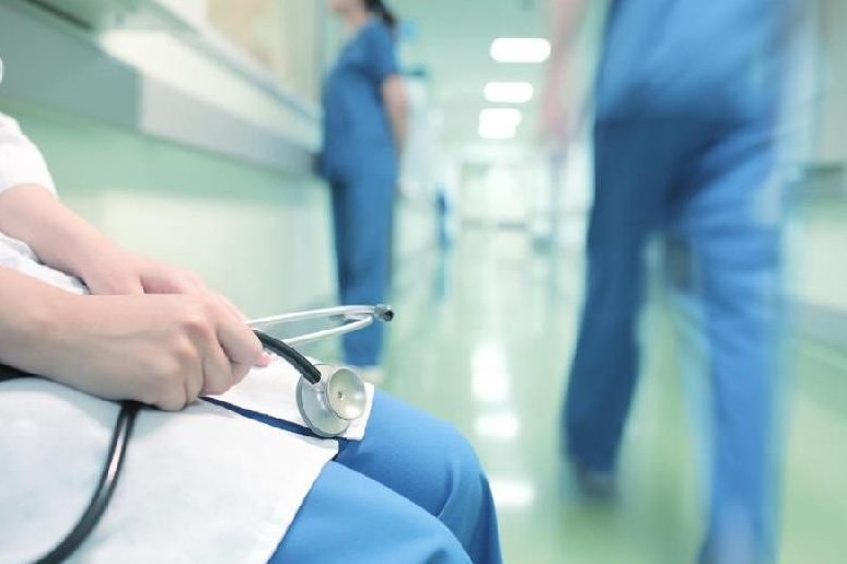 Medısına qyzmetkerleri úshin qonaqúıler men kólik berildi