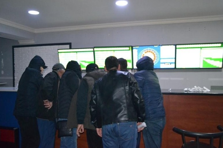 Atyraýda býkmekerlik keńse menedjeri 10 táýlikke qamaldy